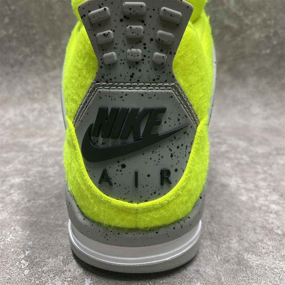 AIR JORDAN 4 RETRO