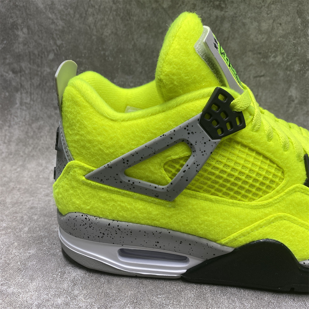 AIR JORDAN 4 RETRO