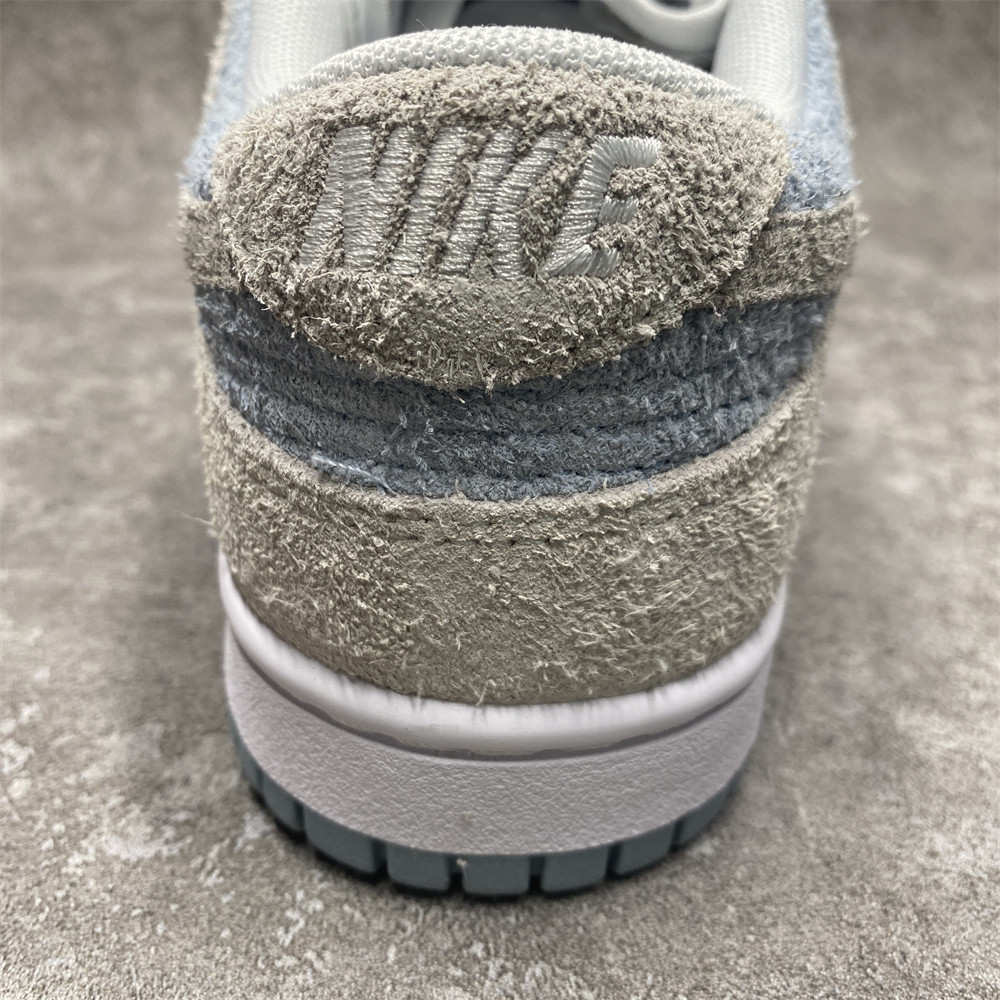 NIKE WMNS DUNK LOW