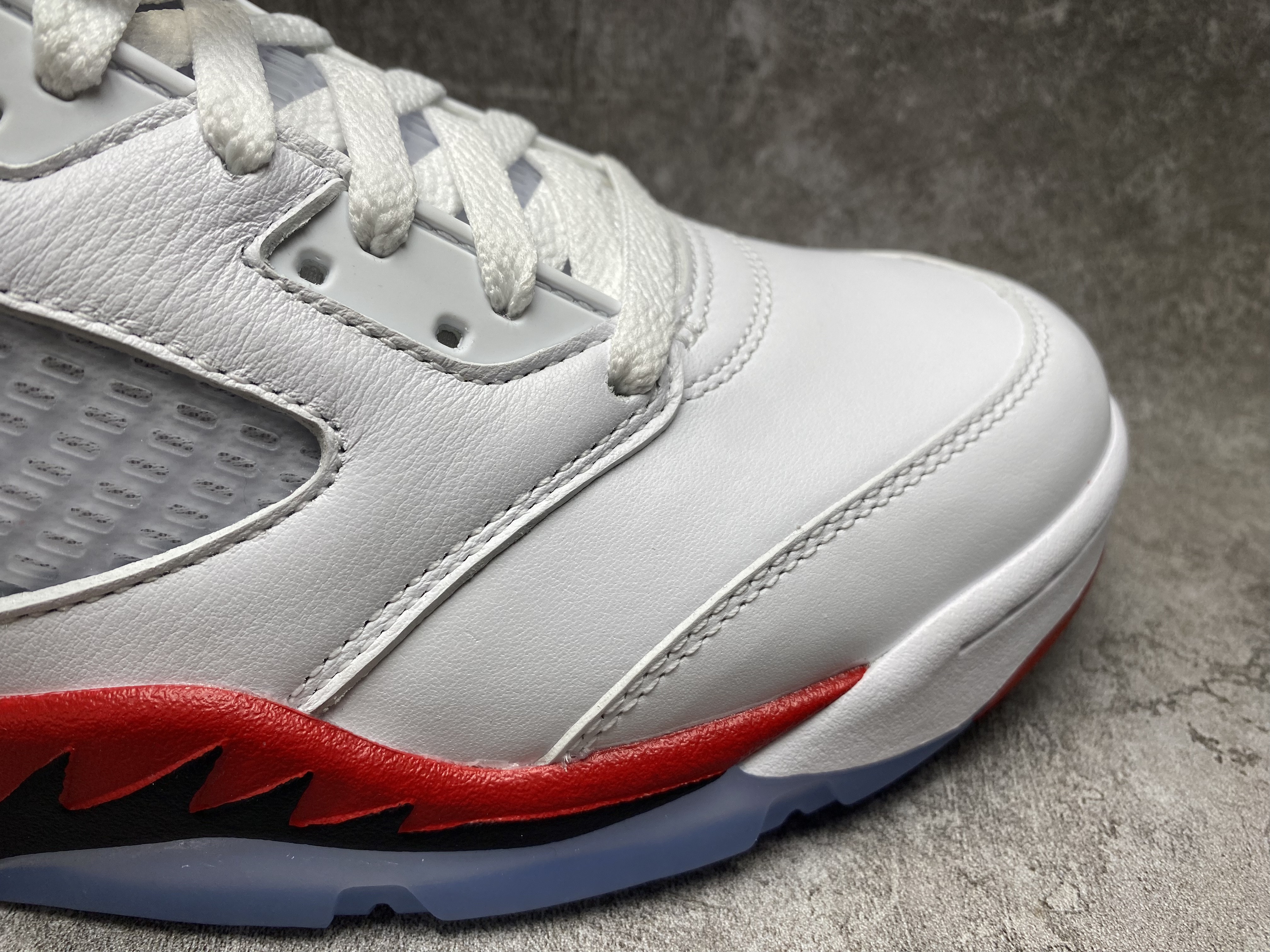 UA Jordan 5 Retro