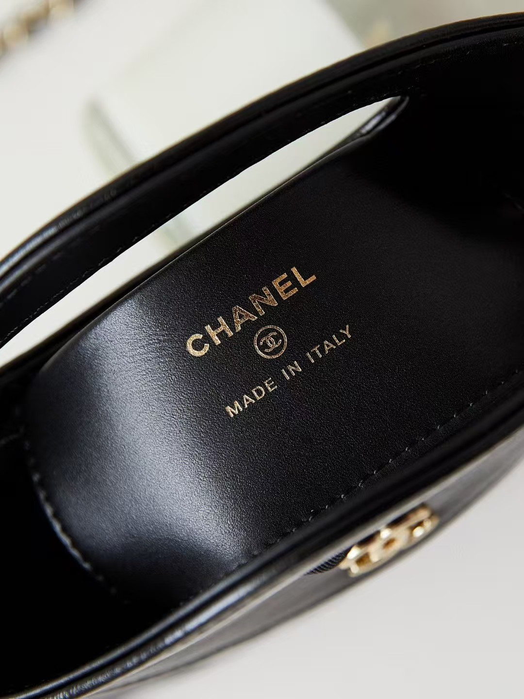 Ch*el 31 nano chain bag lambskin gold tone metal black as3656 17.5x20.5x4cm