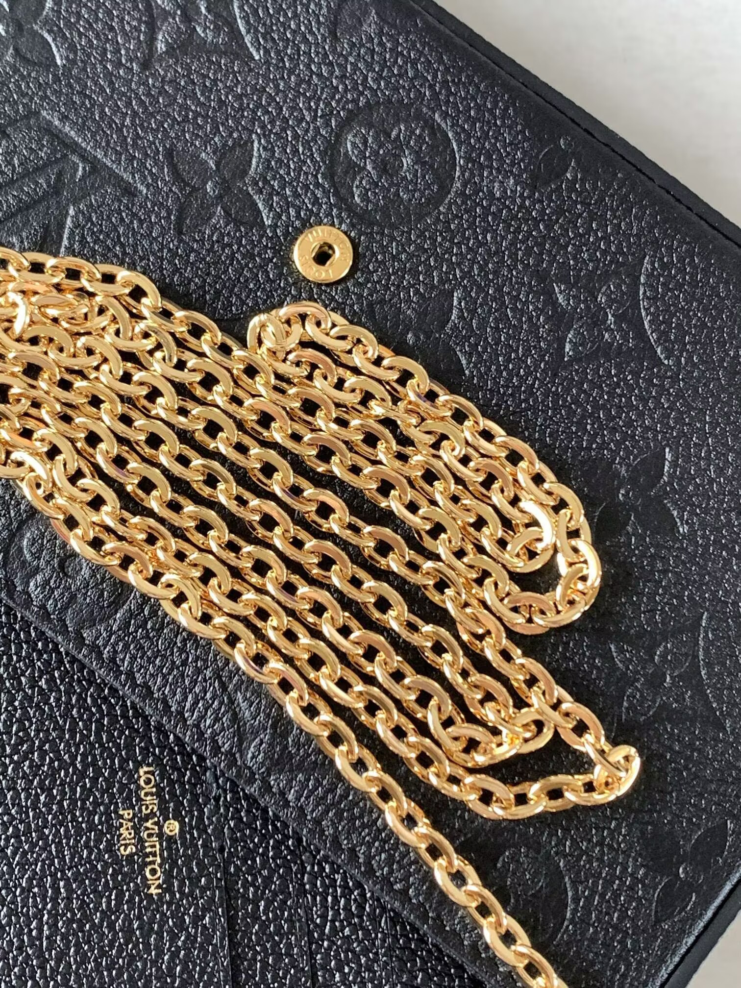 LV Pochette Félicie M82477 21x12x3cm