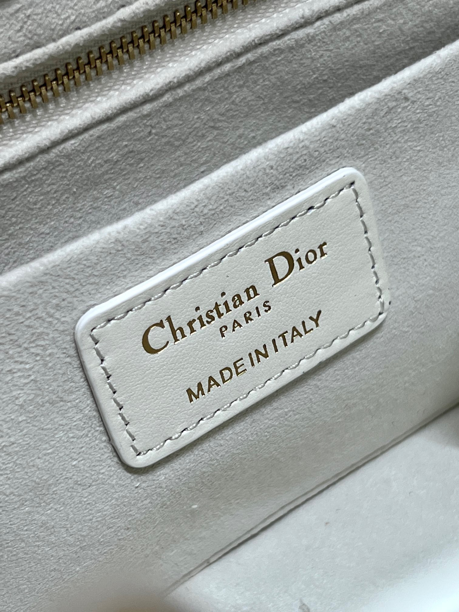 lady D*or 95•22 24×16.5×9.5cm