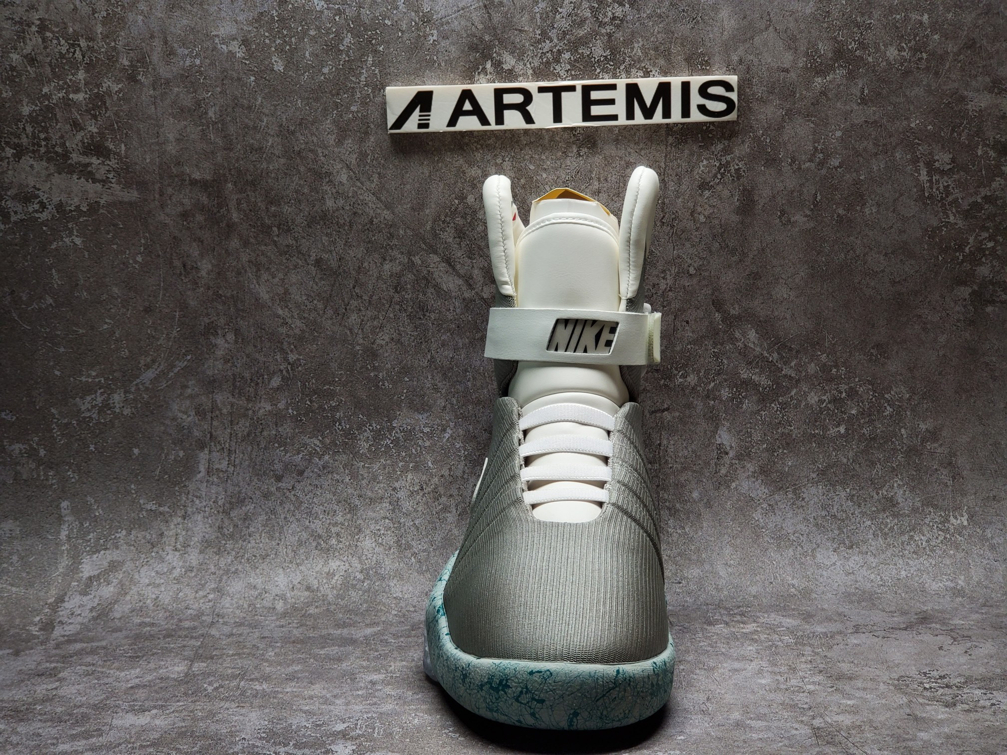 Nike Mag
