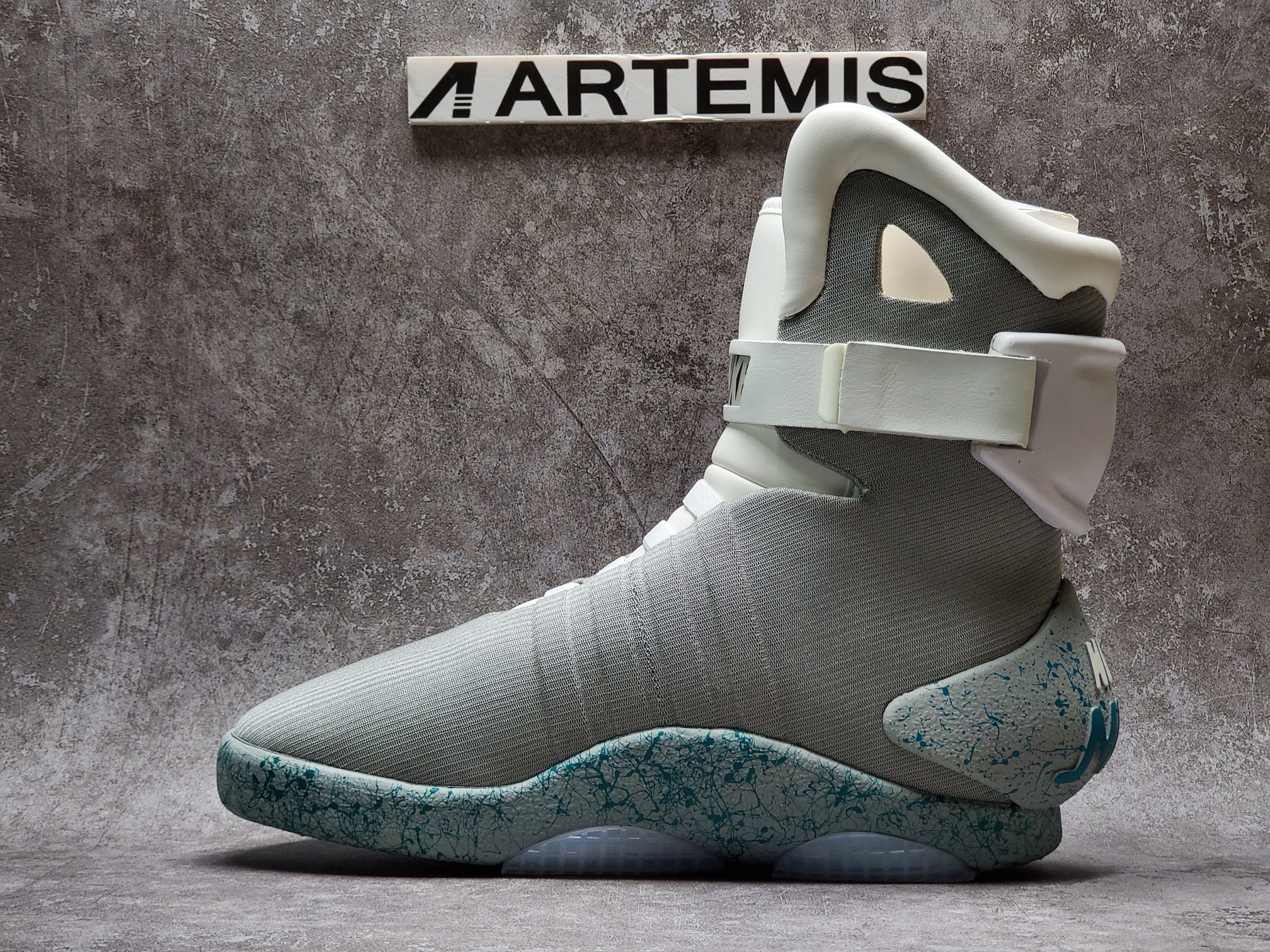 Nike Mag