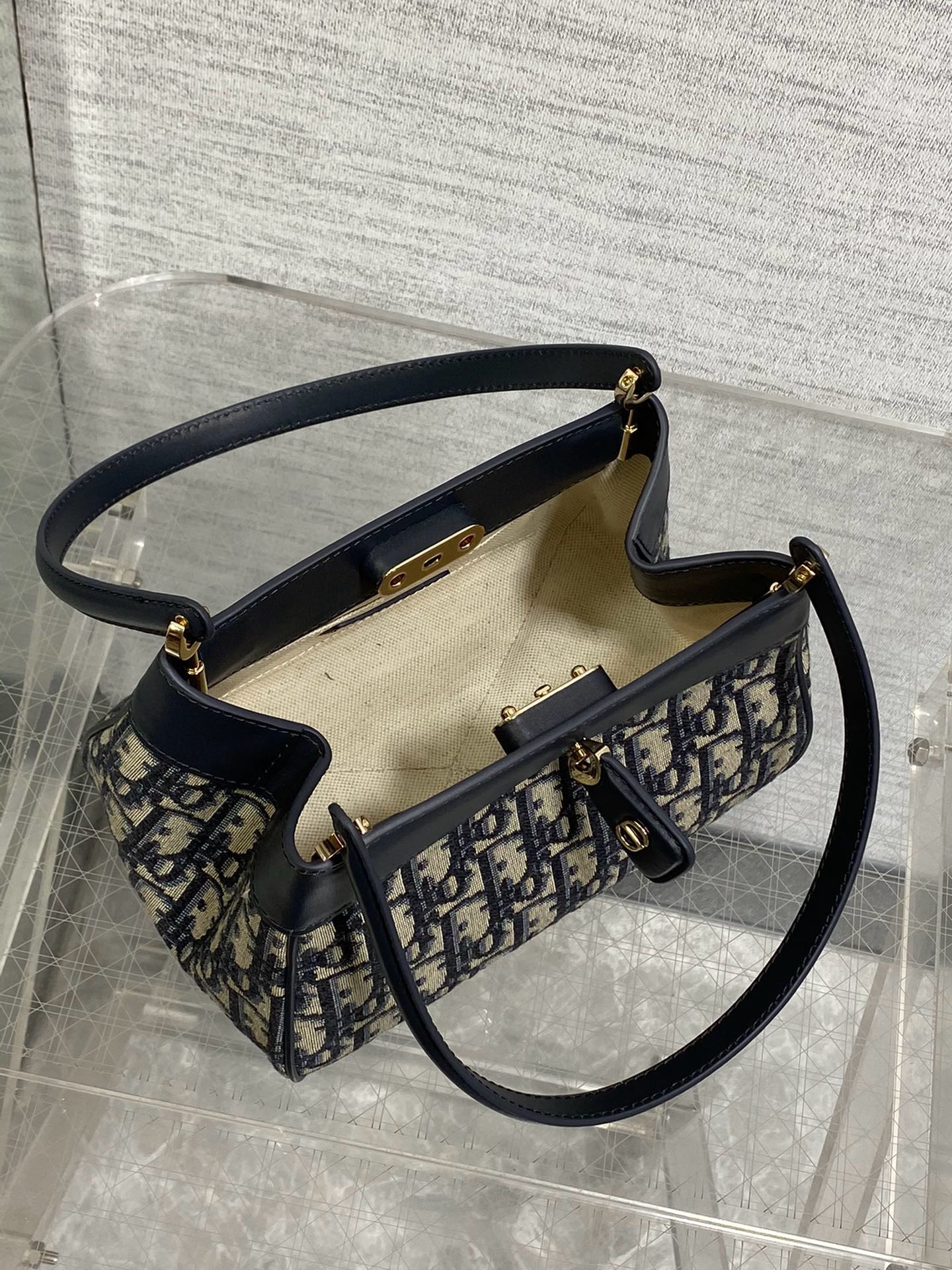 ch**an D*or small D*or key bag 8.5x5x4.5 in