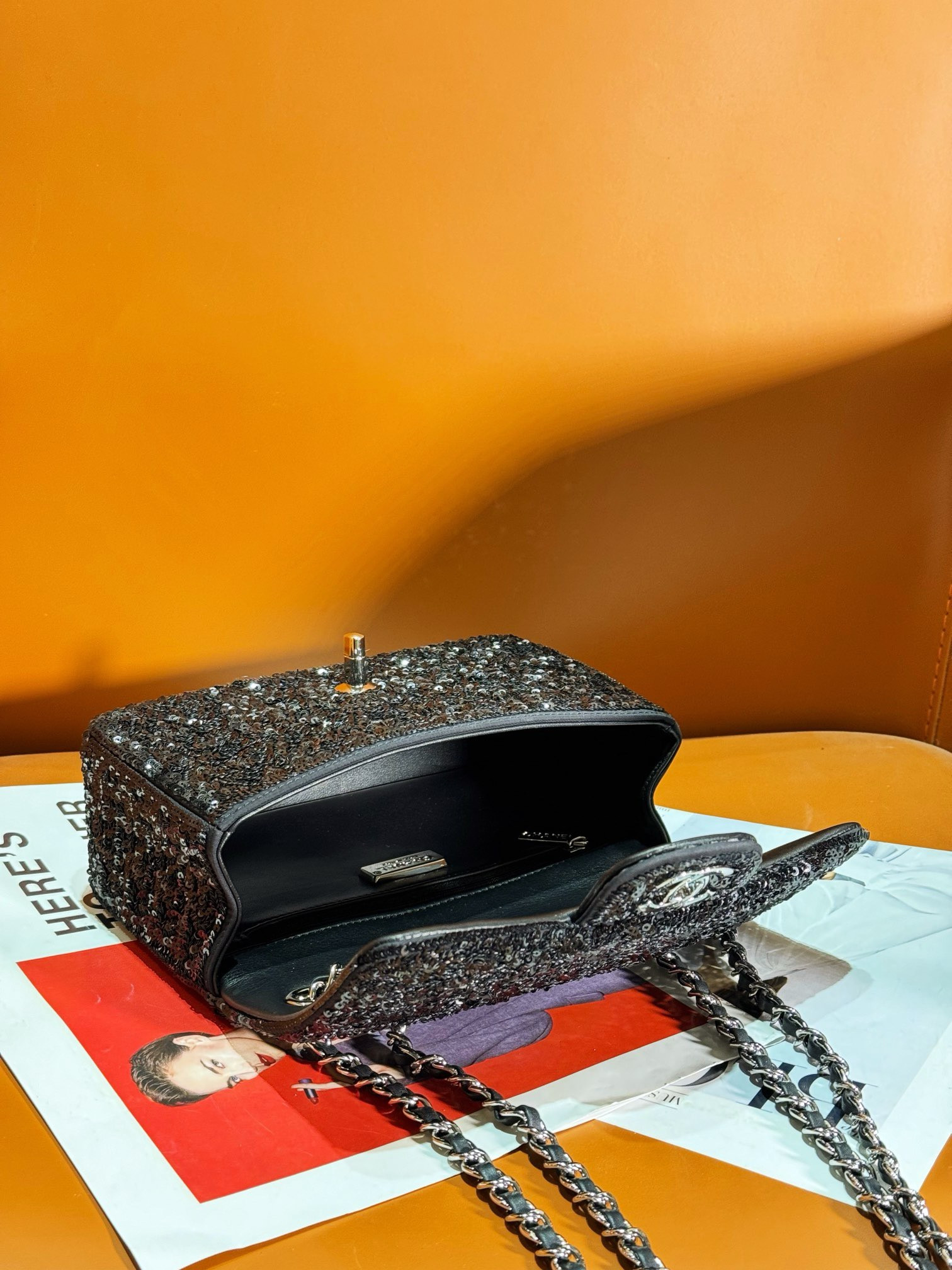 Ch*el sequin flap bag 20cm