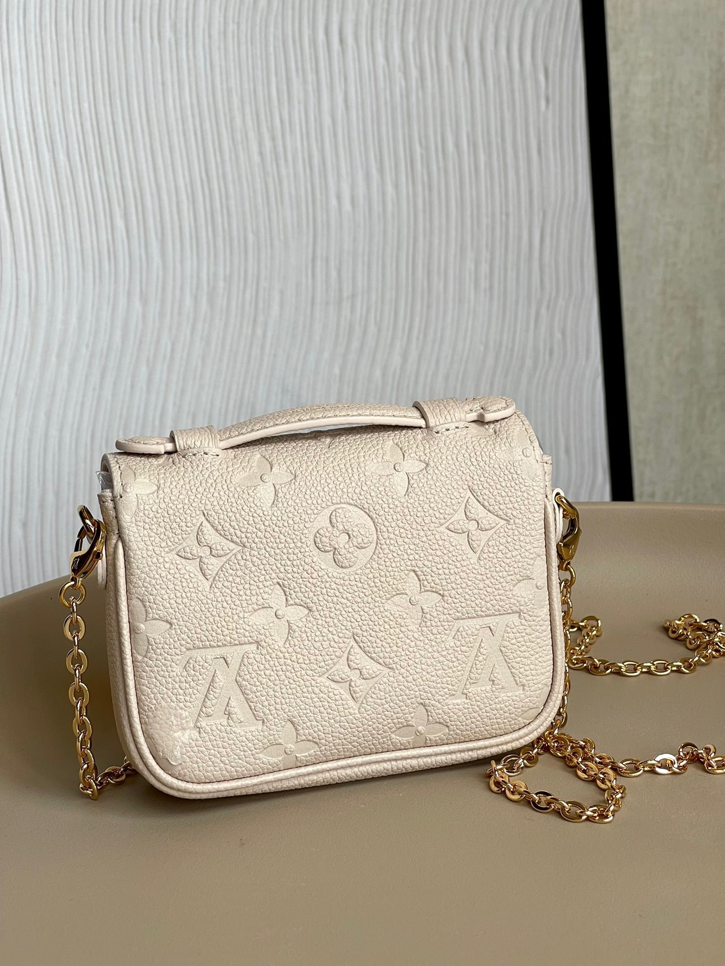 LV MICRO METIS M81390