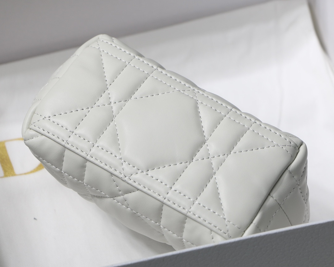 D*or travel nomad pouch white