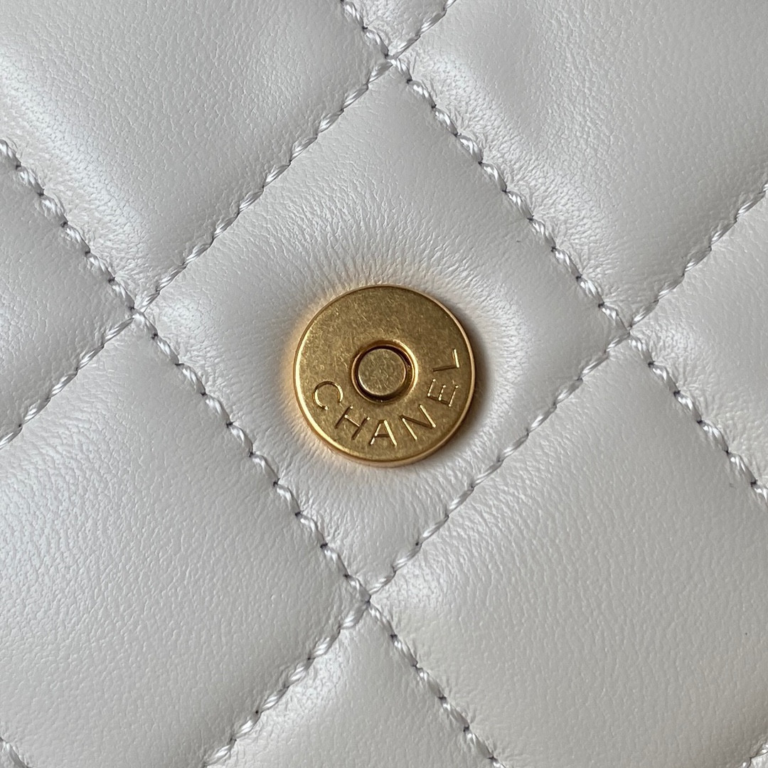 Ch*el baguette bag white 4.5 × 9.4 × 1.8 in