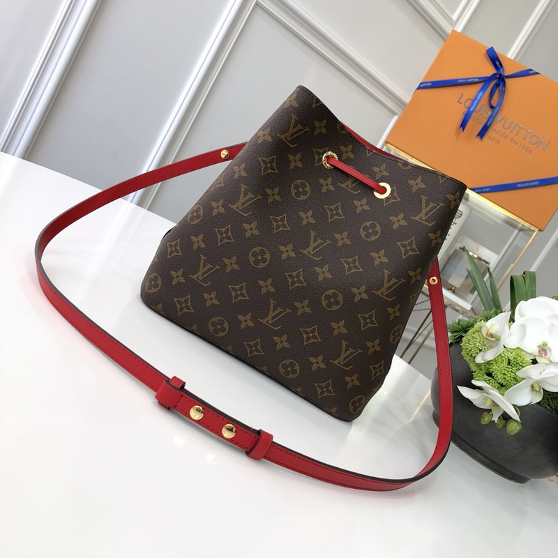 LV NéoNoé MM M44021 10.2 x 10.2 x 6.9 inches