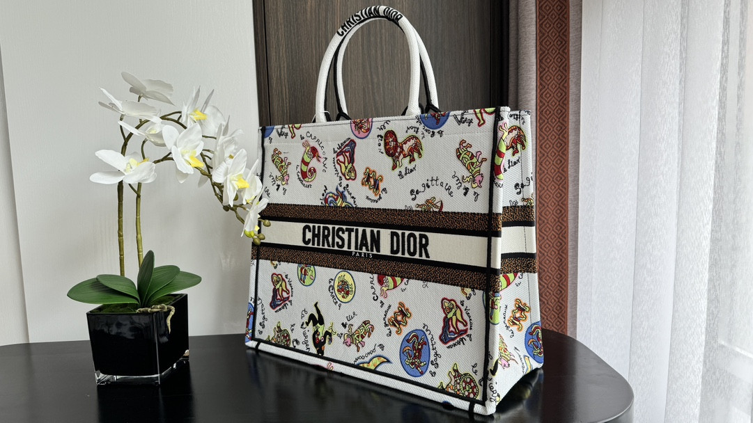 large D*or book tote white multicolor dragon zodiac embroider 16.5 x 14 x 7.5 inches