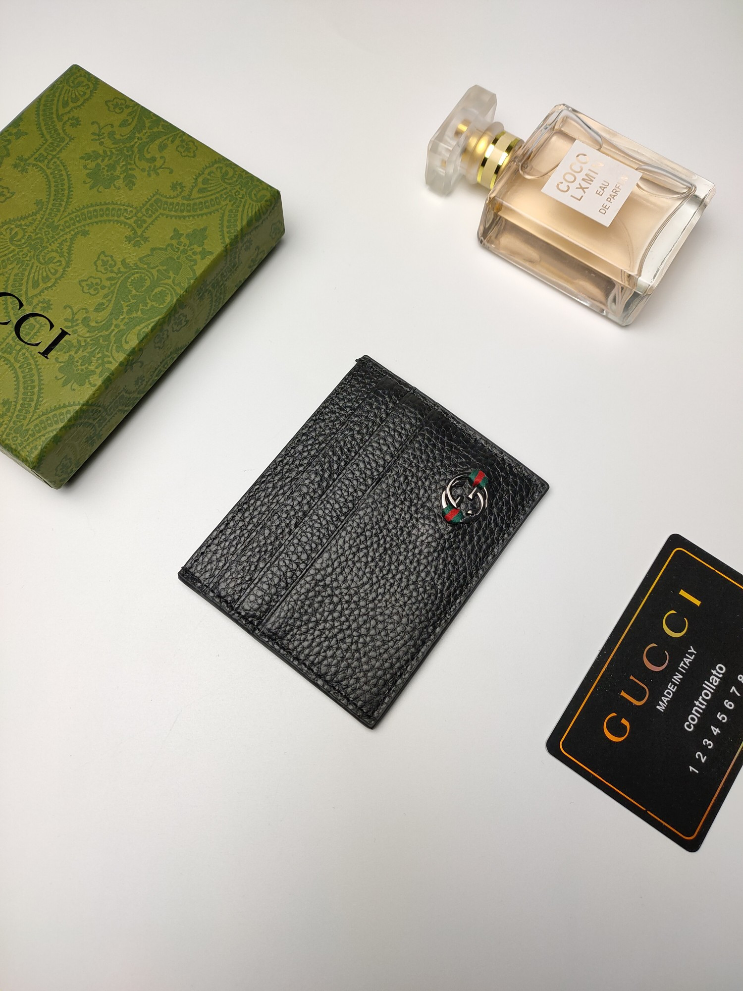 G*u*i gg  card case wallet