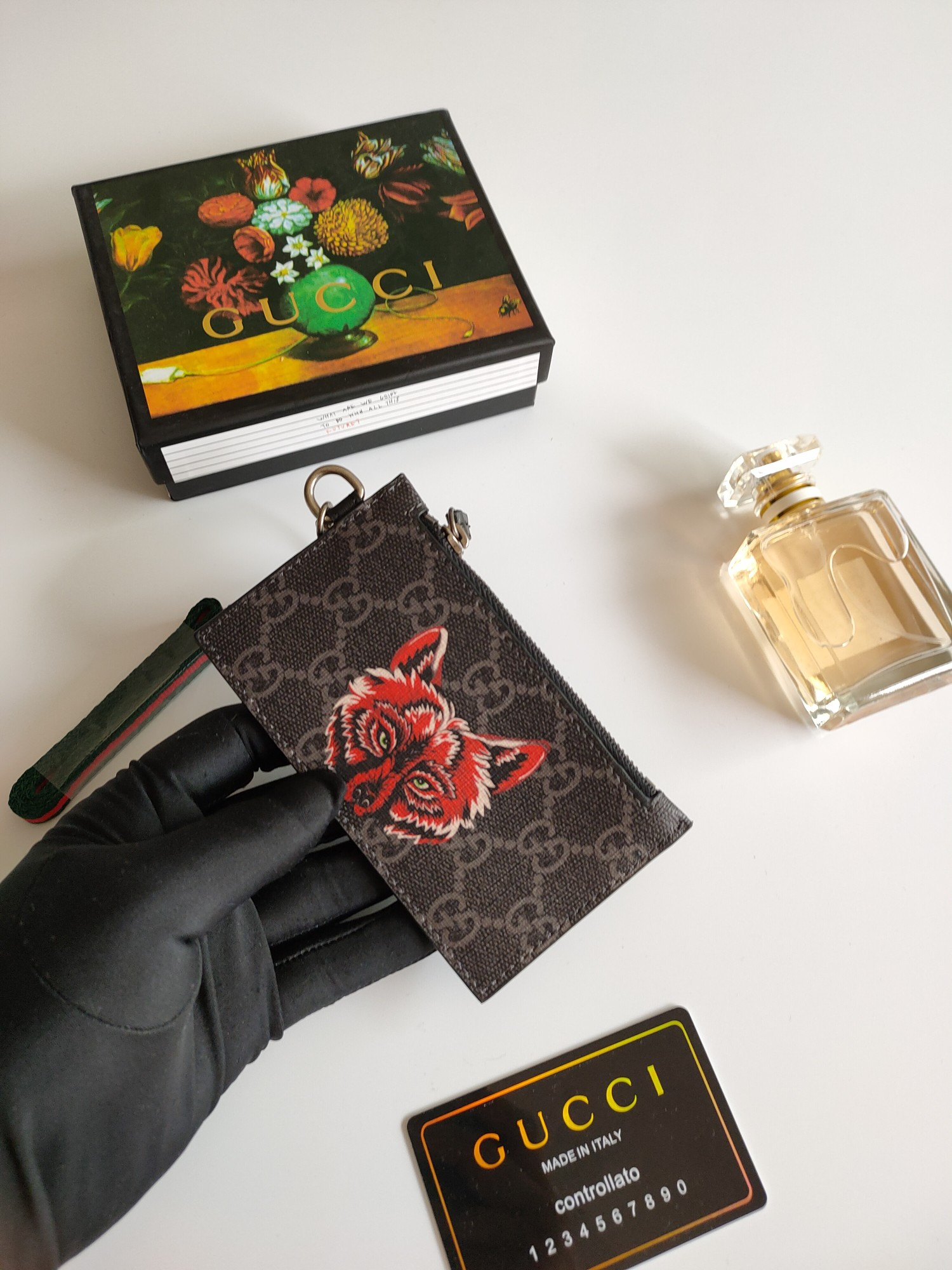 G*u*i gg  card case wallet