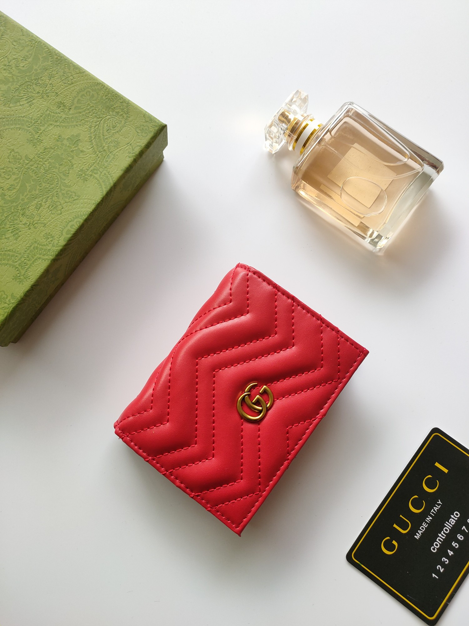 G*u*i gg  card case wallet