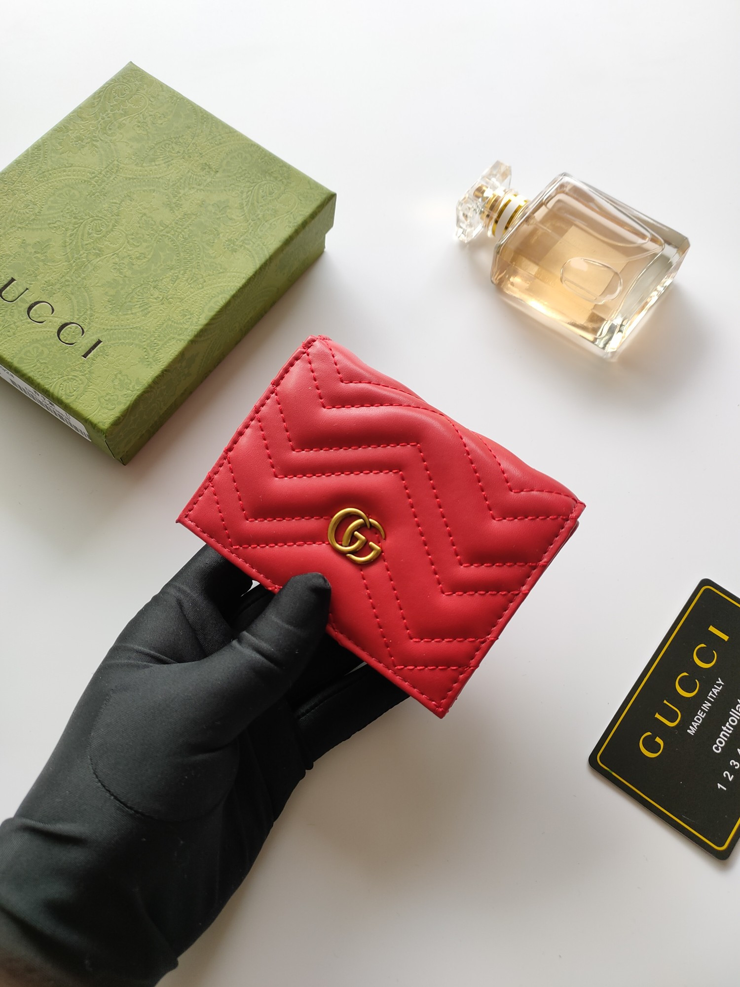 G*u*i gg  card case wallet