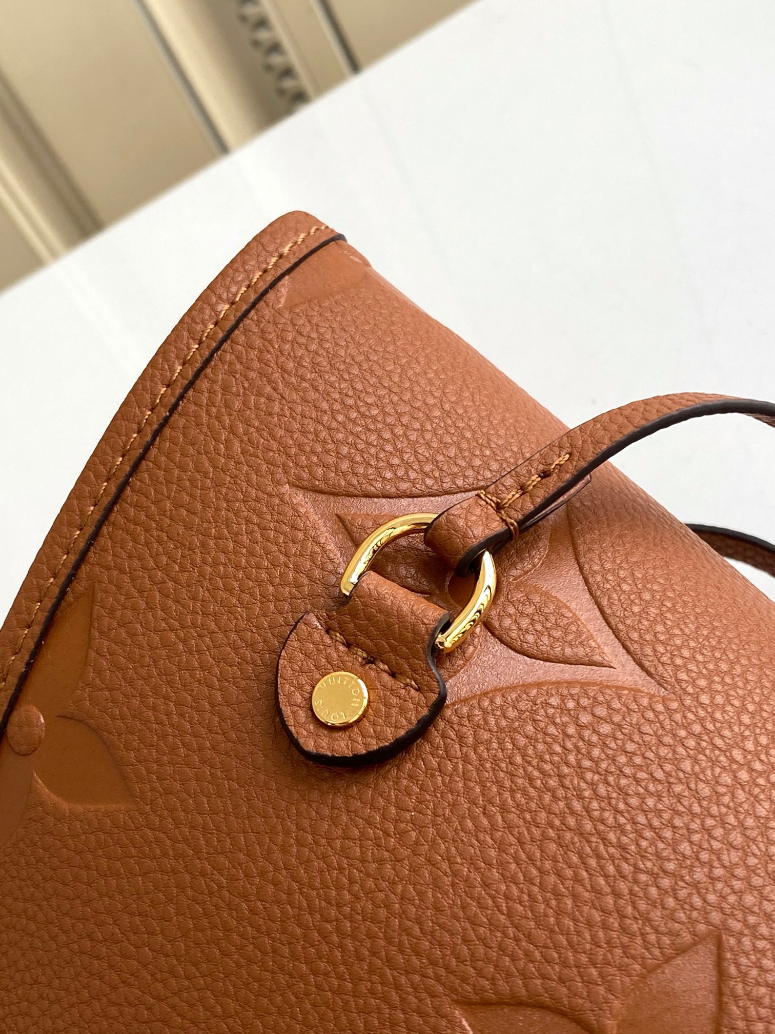 LV M46135 Neverfull MM 12.6 x 11.4 x 6.7 inches Without Box