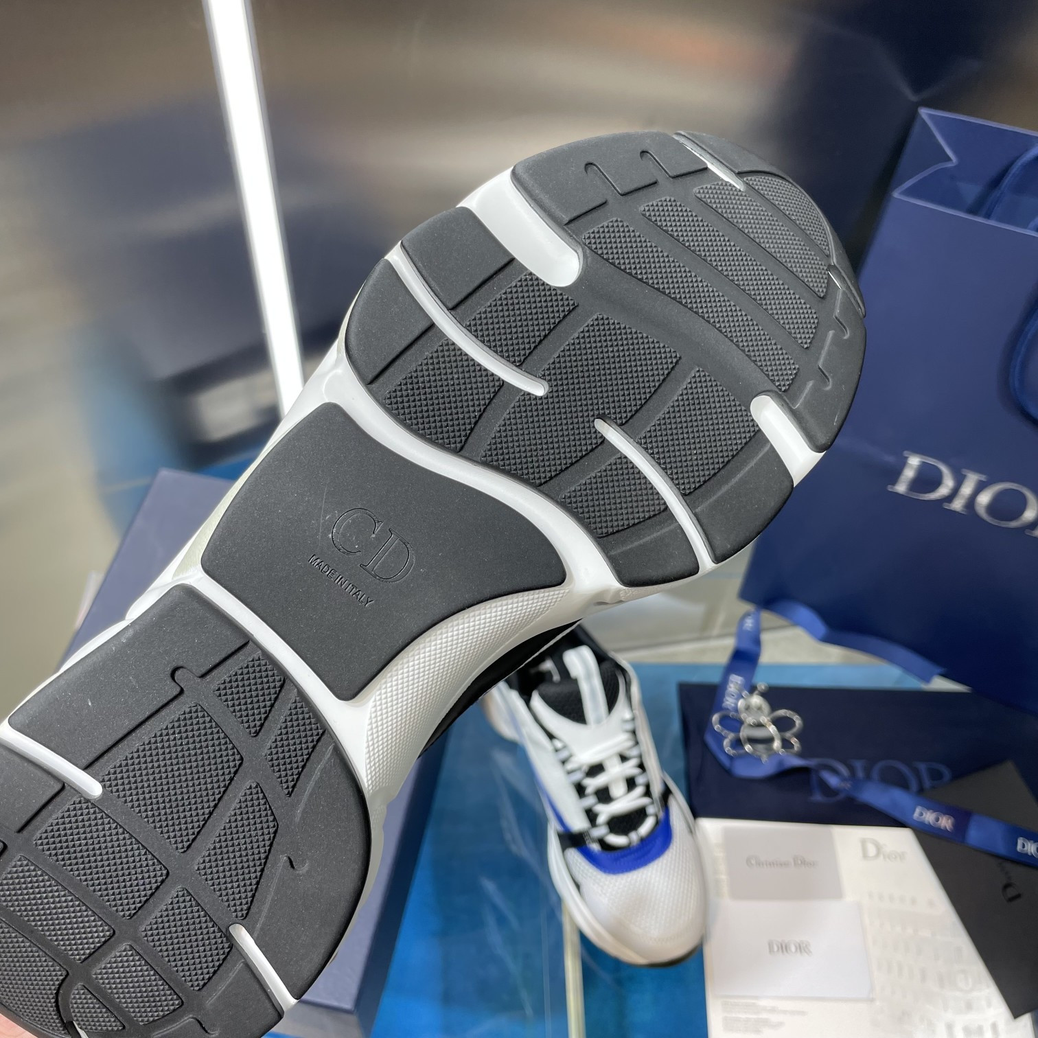 ua D*or b22 white sneaker