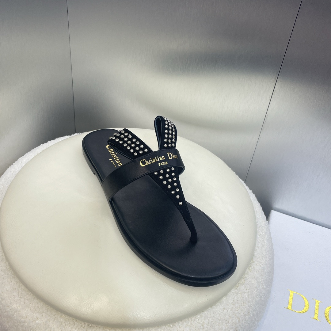 ua D*or slide 24ss