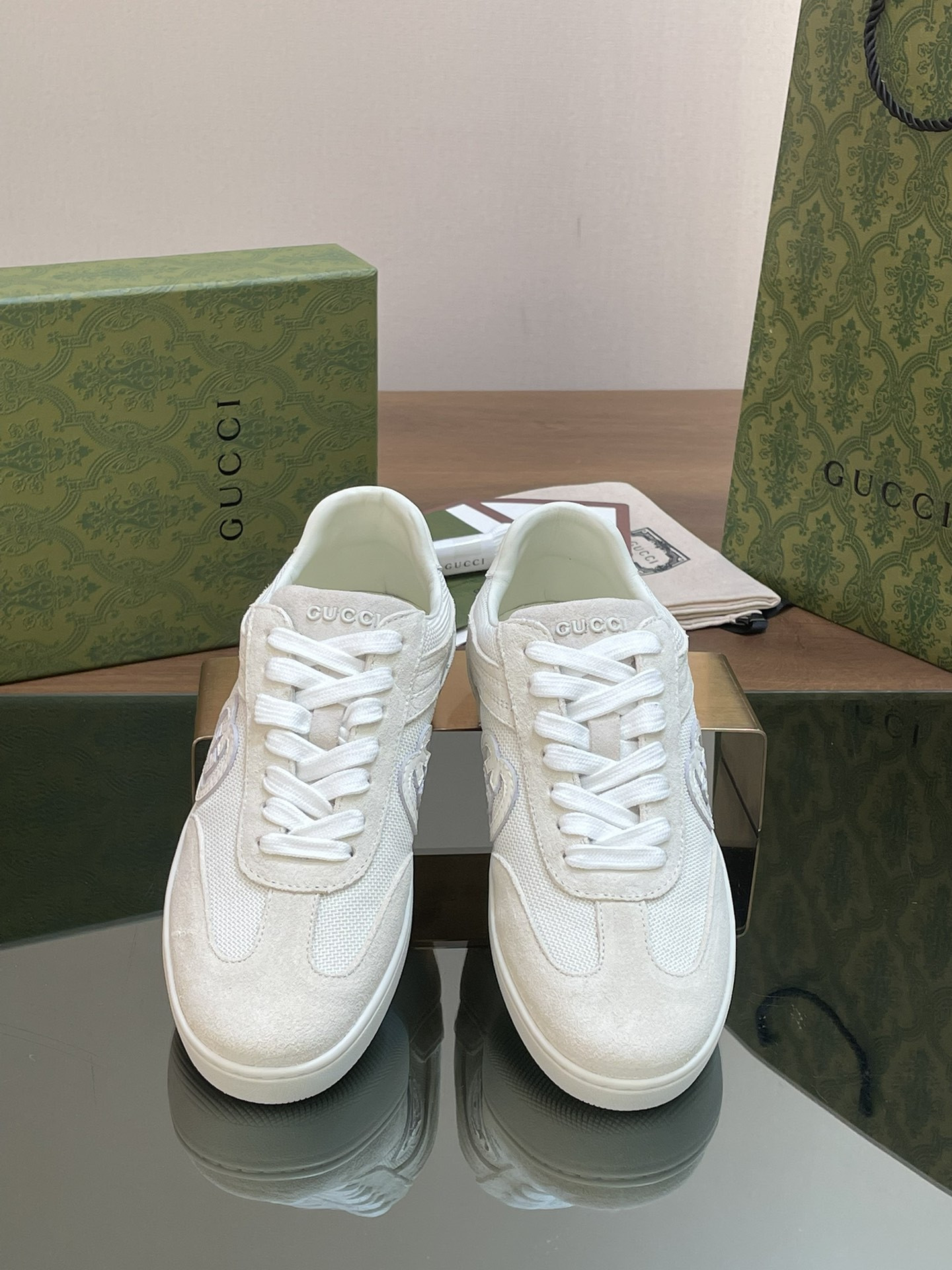 ua G*u*i interlocking g sneaker white
