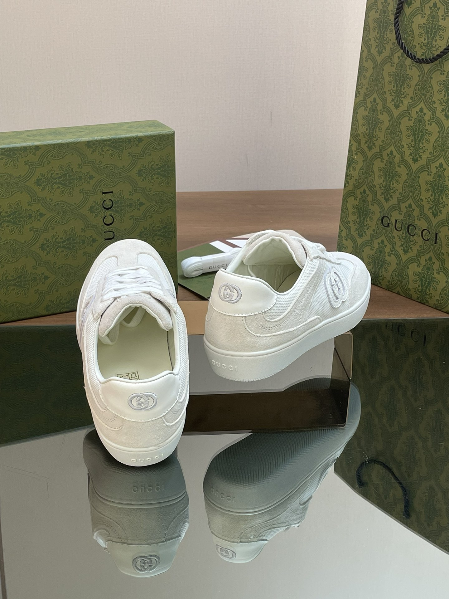 ua G*u*i interlocking g sneaker white