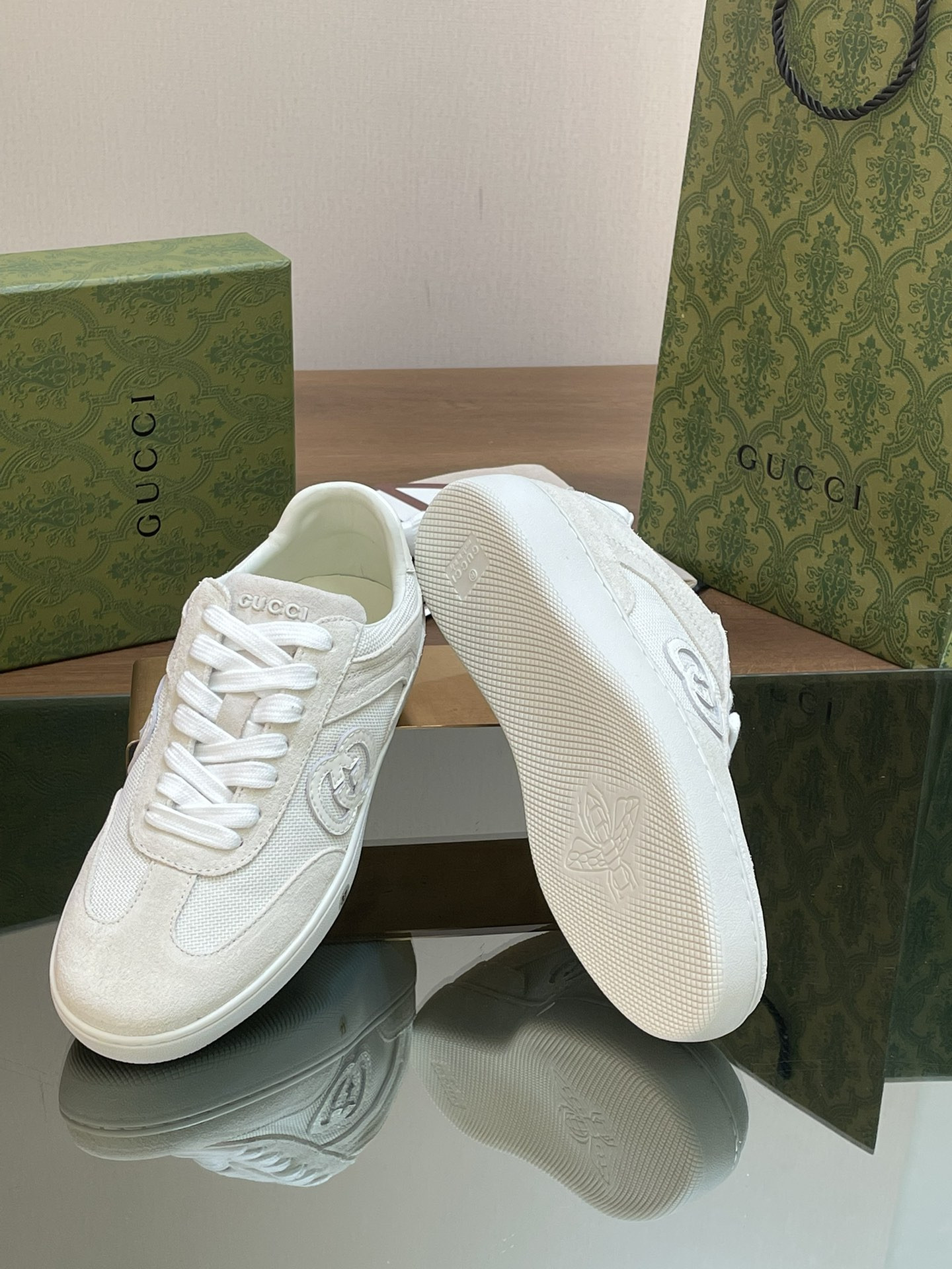 ua G*u*i interlocking g sneaker  white
