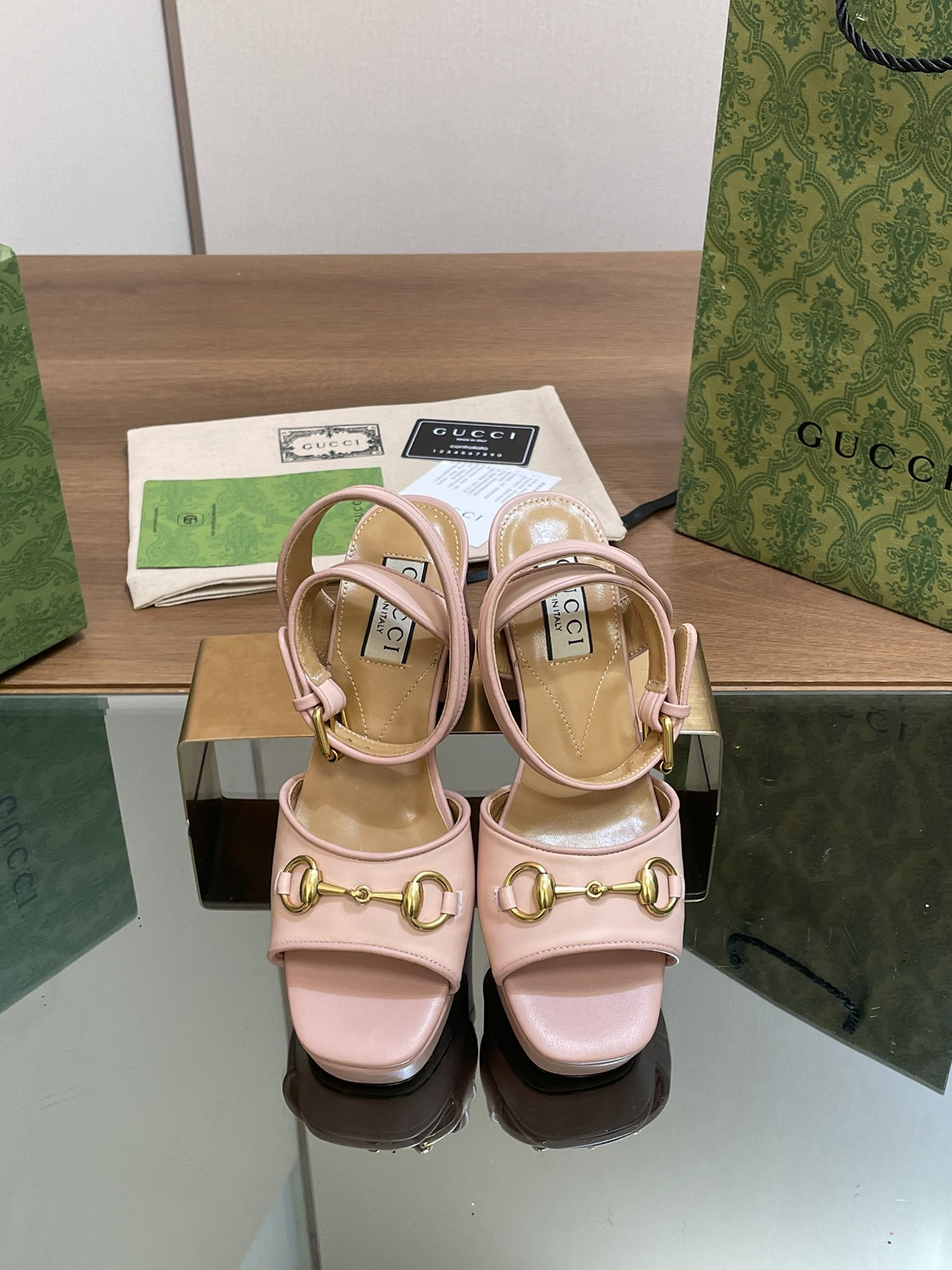 ua G*u*i horsebit platform sandal