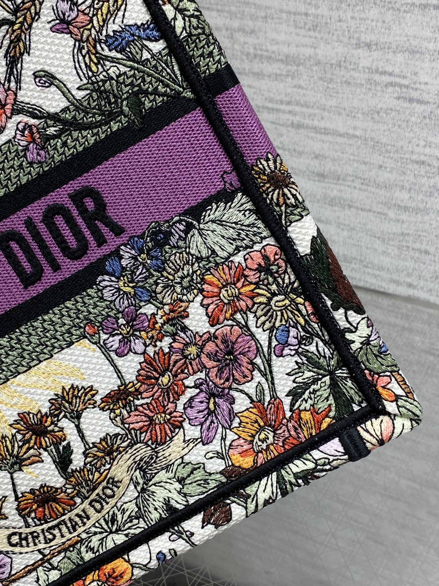 small D*or book tote ecru multicolor D*or 4 saisons Été soleil embroidery 26x8x22cm