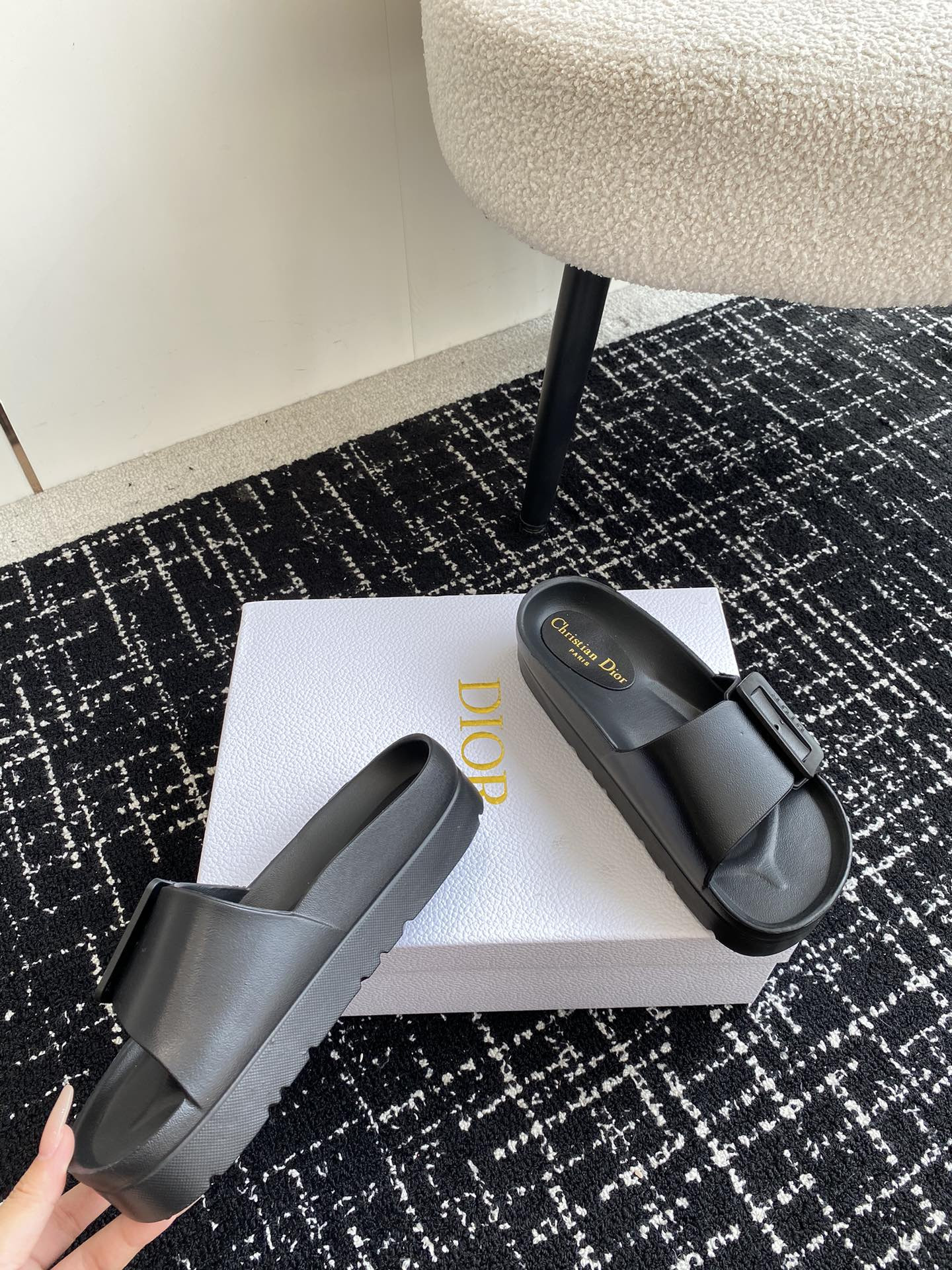 ua D*or slide black