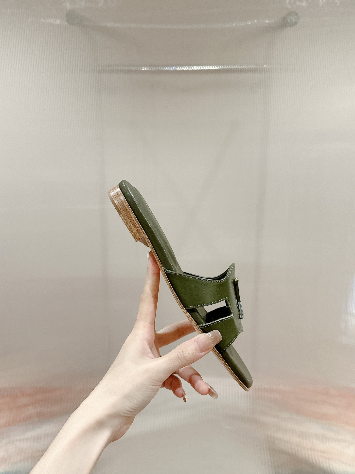 UA LV Flat Mule