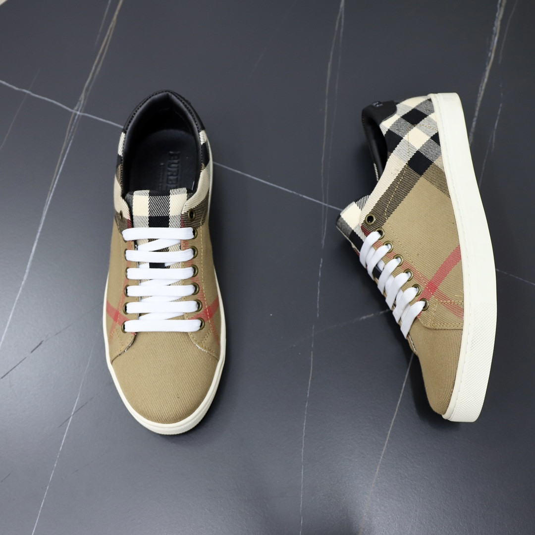 ua B**rry sneakers