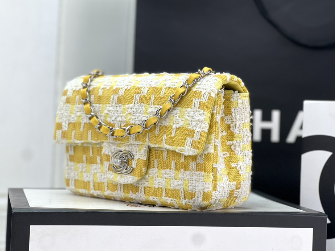 Ch*el classic flap bag 20cm