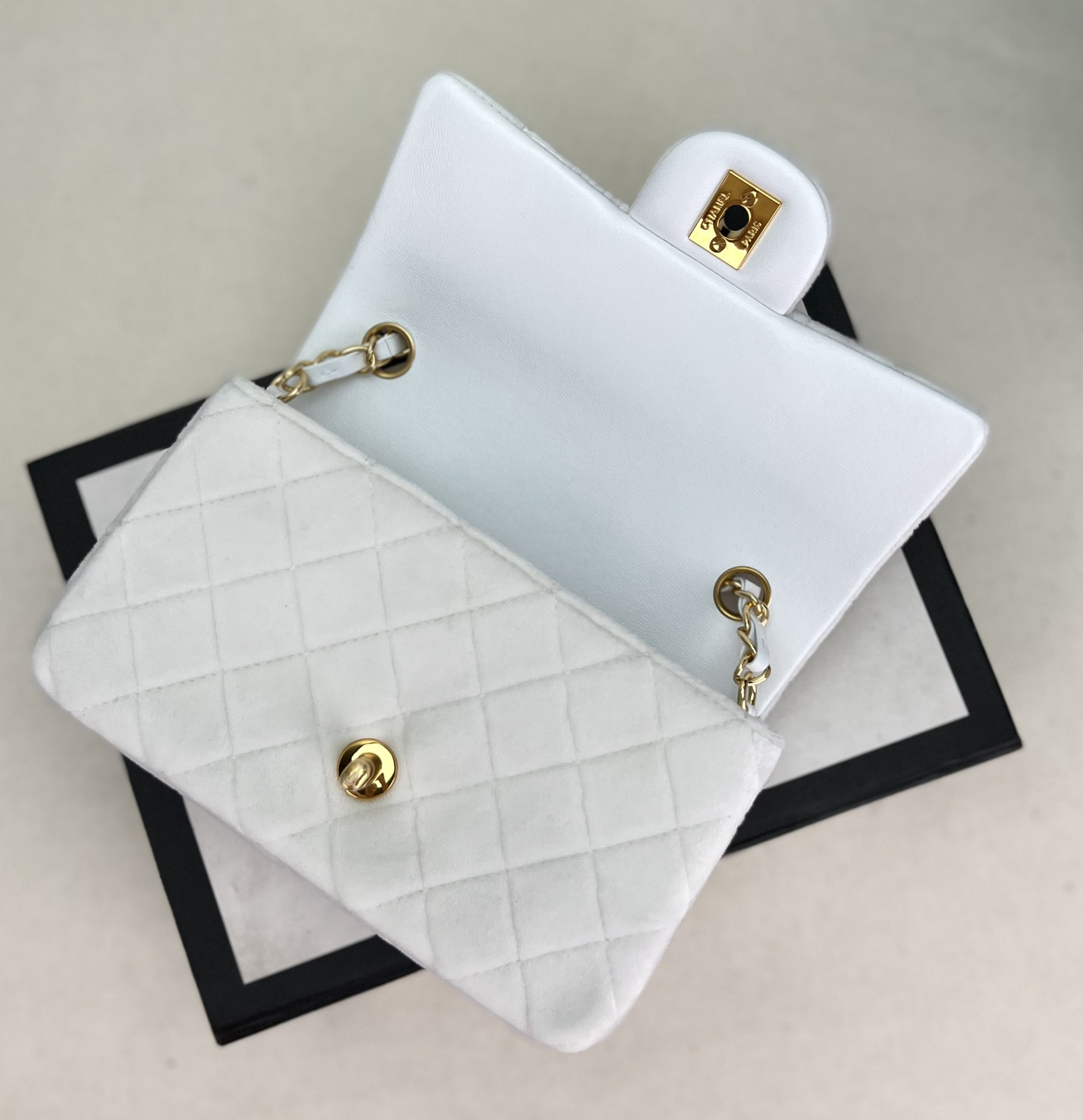 Ch*el classic flap bag 20cm