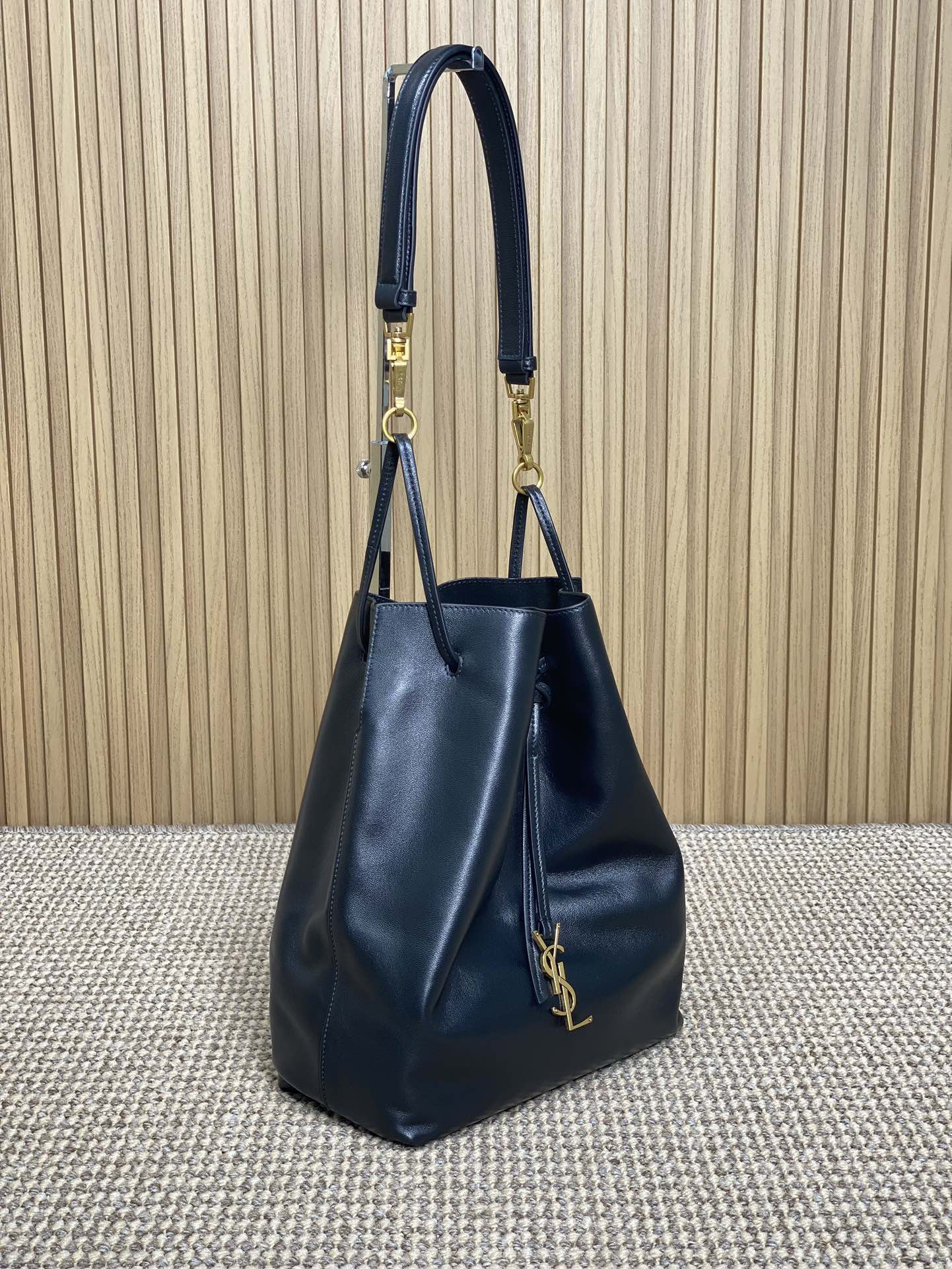 Y*L paris vii pochon in lambskin 24x30x12cm