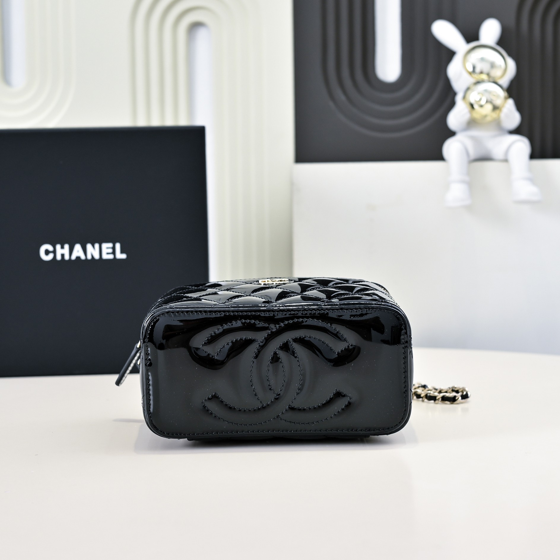 Ch*el long vanity with chain 16.5x10x8cm