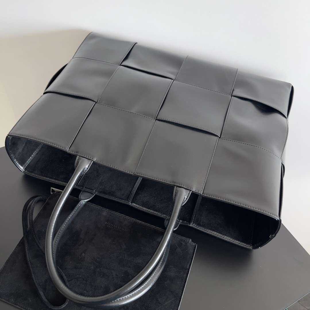 bo*te*ga Ve*ne*ta large arco tote 46x34x11cm