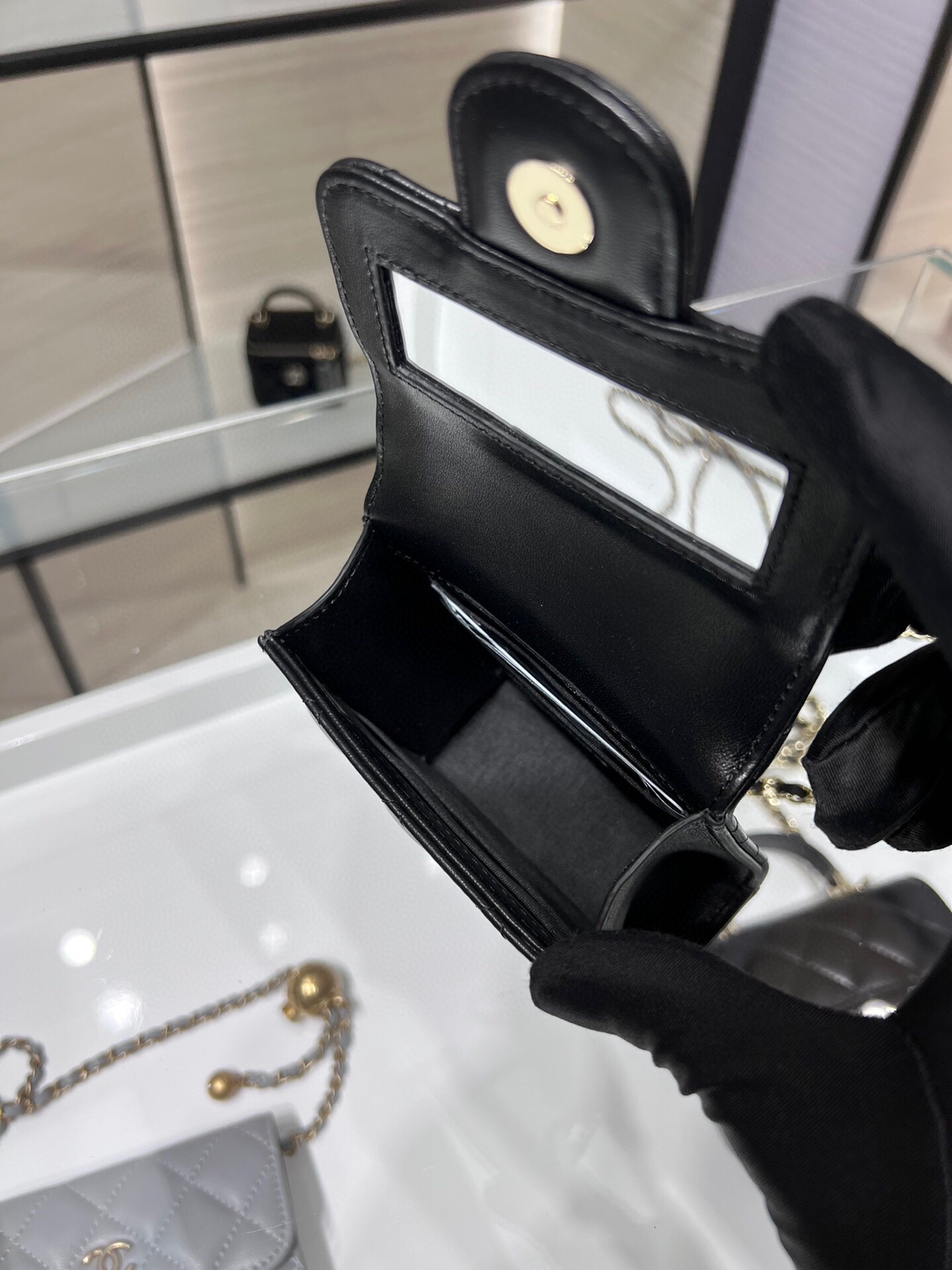 Ch*el clutch shoulder flap bag ap2682 11x11x4cm