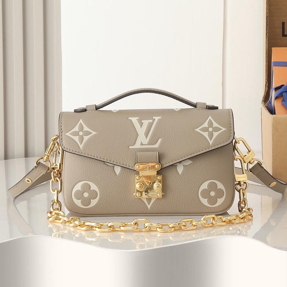 LV Pochette Metis East West